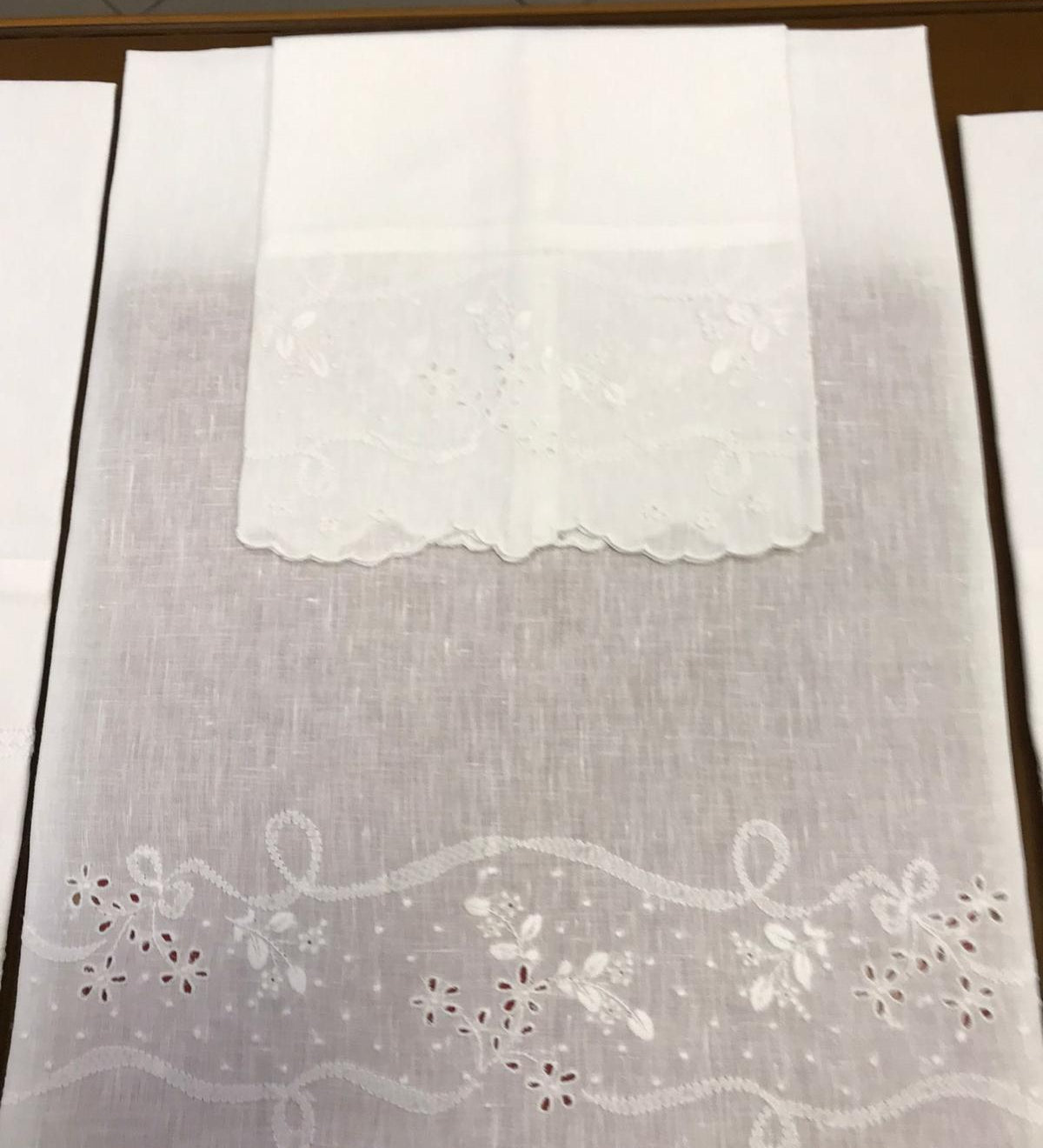 Coppia 1+1 Asciugamani Lino Ricamato Bellavia 507 - Biancheria da sogno Pedata