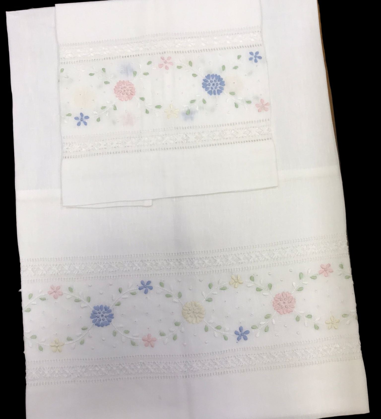 Coppia 1+1 Asciugamani Lino Ricamato Bellavia NB475 - Biancheria da sogno Pedata