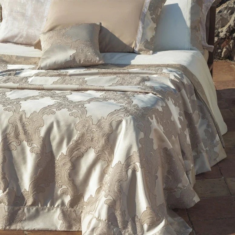 Copriletto Matrimoniale Battaglia Pervinca - Biancheria da sogno Pedata