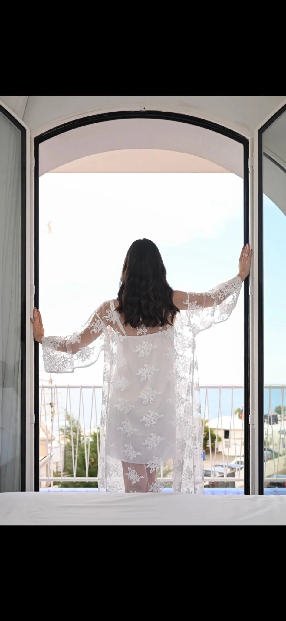 Filo D'Angelo Parure Kimono Pizzo Chantilly + Parigina in Raso Magnifique - Biancheria da sogno Pedata