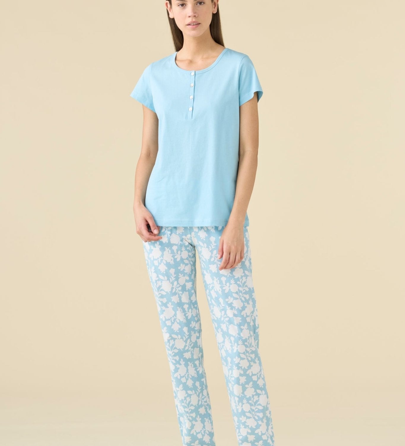 Pigiama Serafino Donna M/M P/L Noi Di Notte FA9517 - Biancheria da sogno Pedata