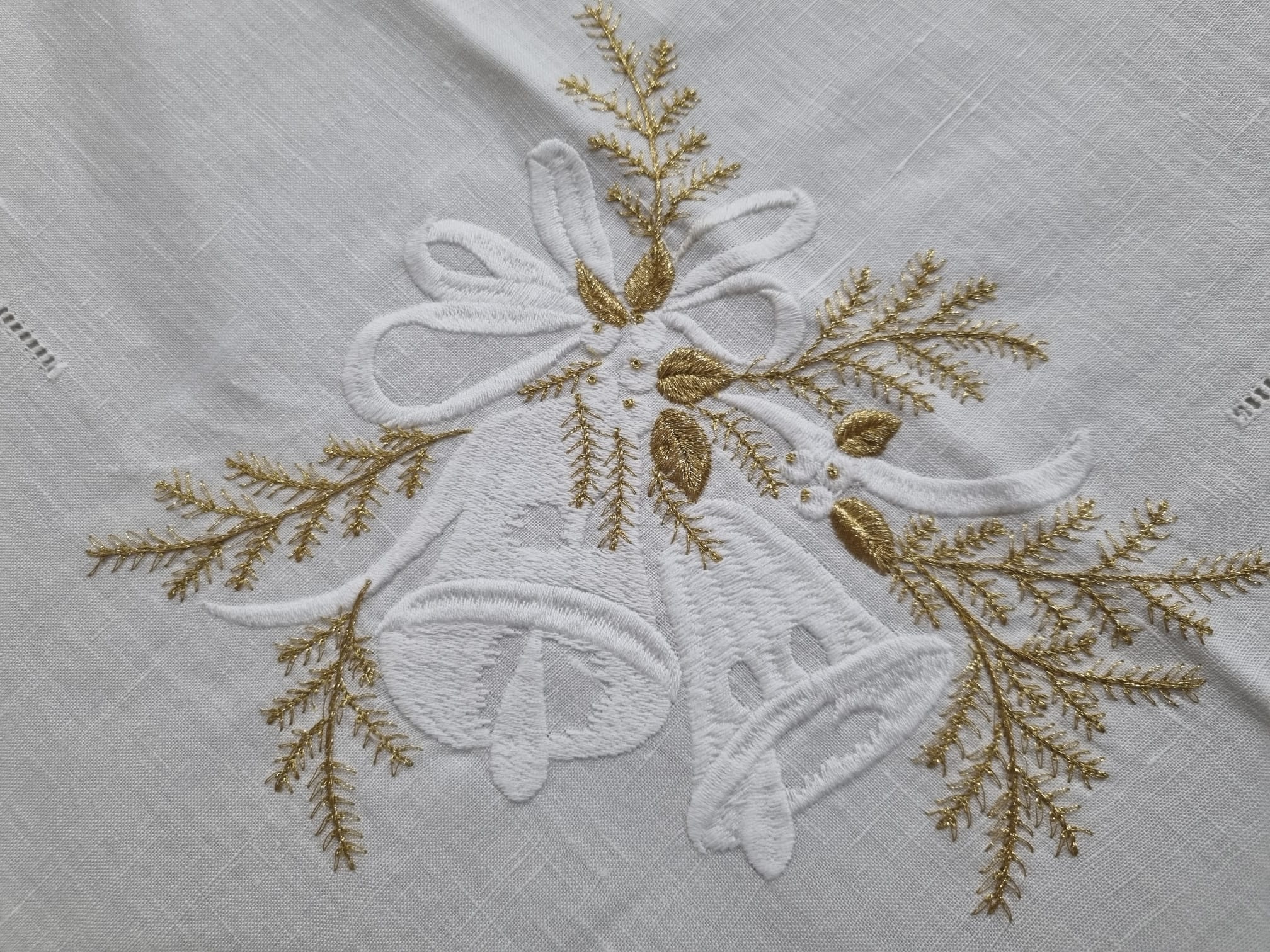 Servizio da Tavola x12 in Lino i Maestri Del Ricamo Campane - Biancheria da sogno Pedata