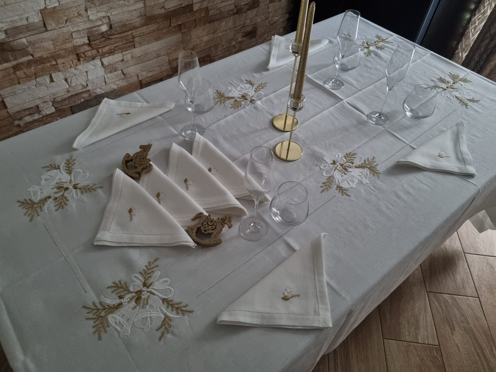 Servizio da Tavola x12 in Lino i Maestri Del Ricamo Campane - Biancheria da sogno Pedata