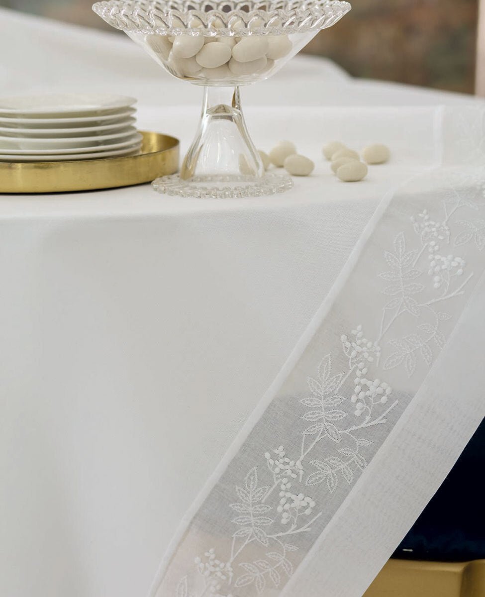 Tovaglia Blumarine Cerimonia 175x300 - Biancheria da sogno Pedata