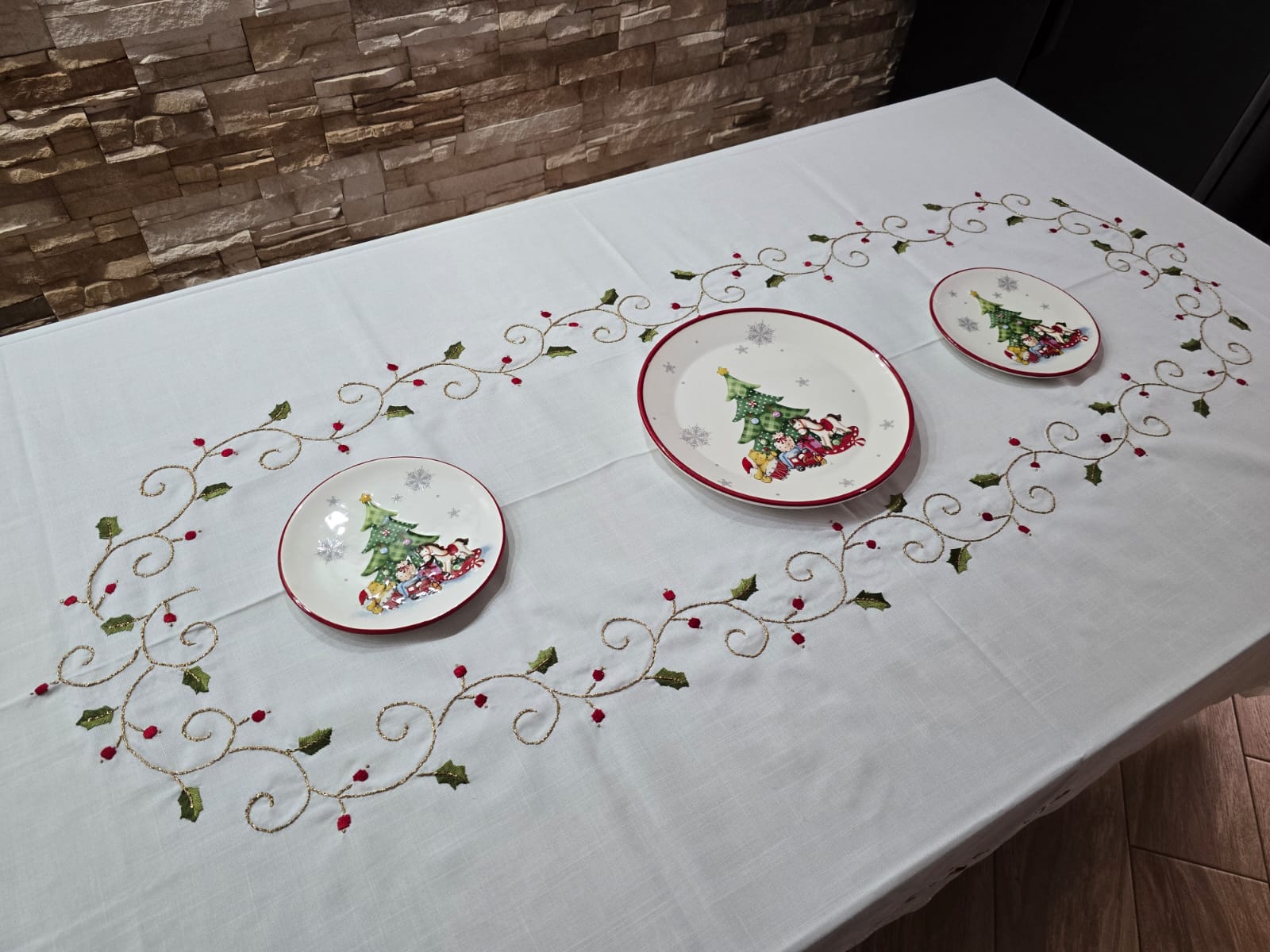 Tovaglia x12 in Lino I Maestri Del Ricamo Bacche - Biancheria da sogno Pedata