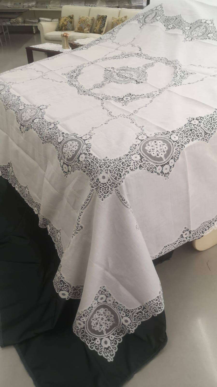 Tris Ricamato in Lino e Cantù I Maestri Del Ricamo 07388 - Biancheria da sogno Pedata